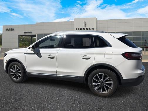 2022 Lincoln Nautilus Standard