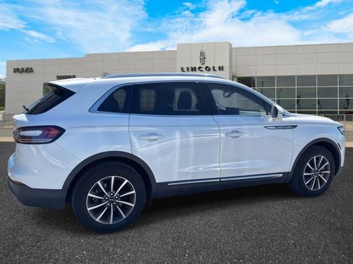 2022 Lincoln Nautilus Standard