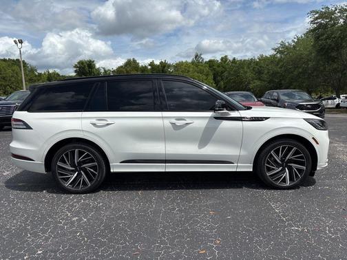 Pristine White Metallic Tri-Coat 2025 Lincoln Aviator Black Label AWD
