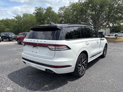Pristine White Metallic Tri-Coat 2025 Lincoln Aviator Black Label AWD