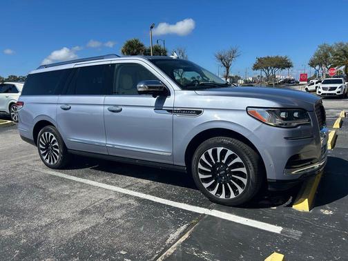 2023 Lincoln Navigator Black Label