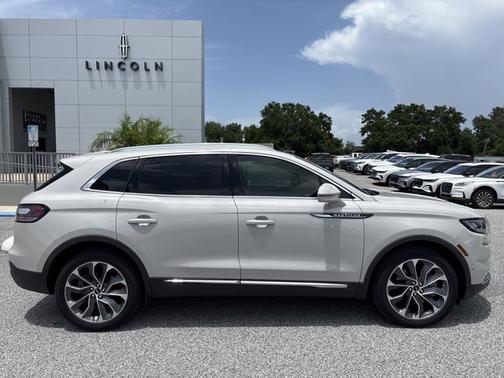 2022 Lincoln Nautilus Reserve
