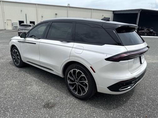2025 Lincoln Nautilus Reserve