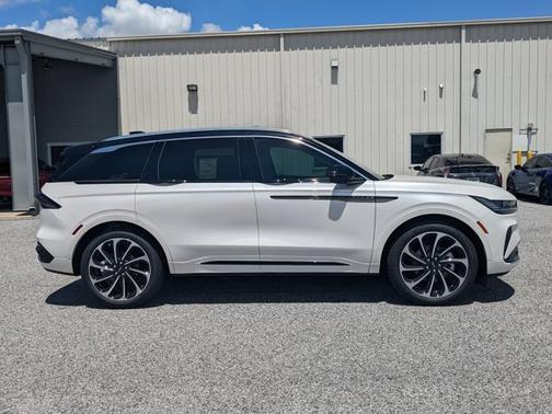 2025 Lincoln Nautilus Black Label