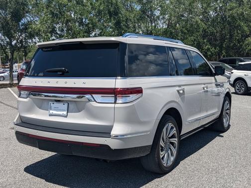 2023 Lincoln Navigator Reserve