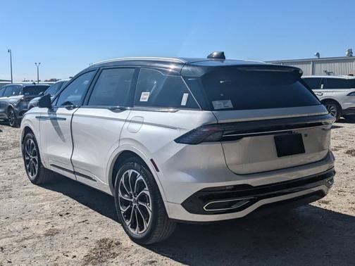 2025 Lincoln Nautilus Reserve