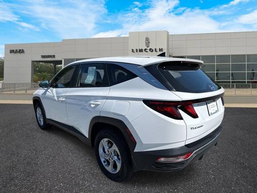 2023 Hyundai TUCSON SE