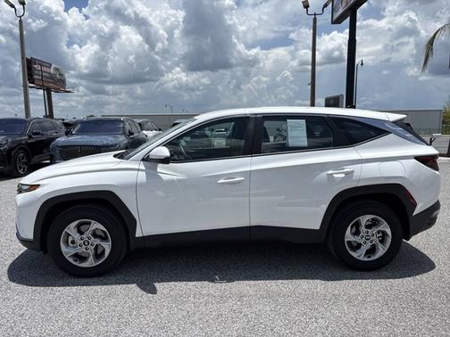 2023 Hyundai TUCSON SE