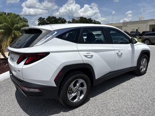 2023 Hyundai TUCSON SE