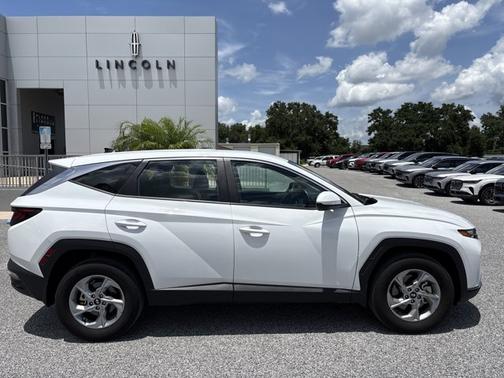 2023 Hyundai TUCSON SE