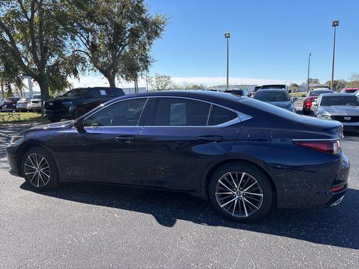 2022 Lexus ES 350 Base