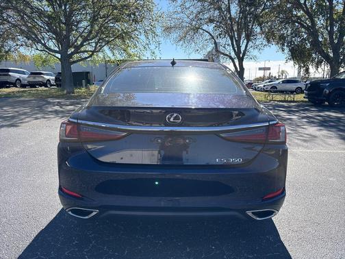 2022 Lexus ES 350 Base