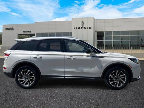 Ceramic Pearl 2021 Lincoln Corsair Standard