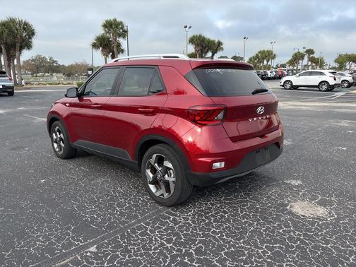 2024 Hyundai VENUE SEL