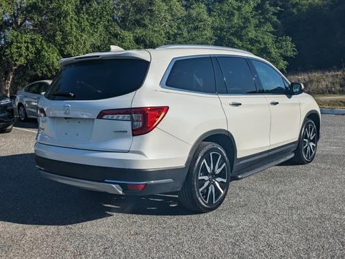 2022 Honda Pilot Touring 8-Passenger