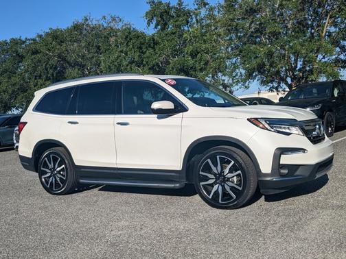 2022 Honda Pilot Touring 8-Passenger