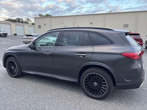 2025 Mercedes-Benz GLC 300 4MATIC