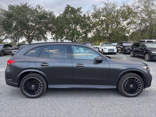 2025 Mercedes-Benz GLC 300 4MATIC