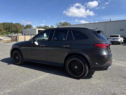 2025 Mercedes-Benz GLC 300 4MATIC