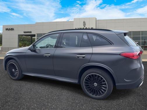 2025 Mercedes-Benz GLC 300 4MATIC