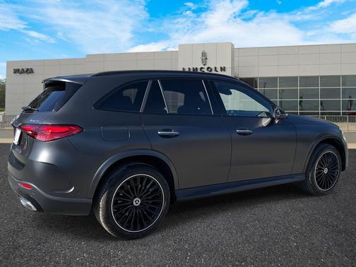 2025 Mercedes-Benz GLC 300 4MATIC