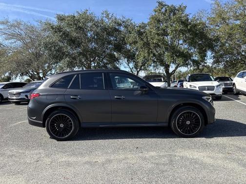 2025 Mercedes-Benz GLC 300 4MATIC