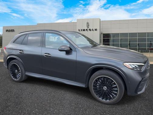2025 Mercedes-Benz GLC 300 4MATIC