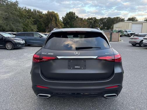 2025 Mercedes-Benz GLC 300 4MATIC