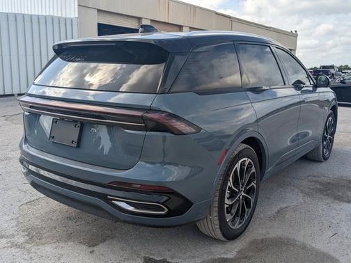 2025 Lincoln Nautilus Reserve