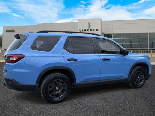 Diffused Sky Pearl 2023 Honda Pilot AWD TrailSport