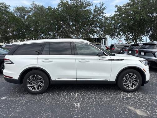 Pristine White Metallic Tri-Coat 2023 Lincoln Aviator Standard AWD