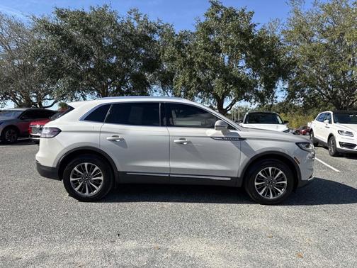2022 Lincoln Nautilus Standard