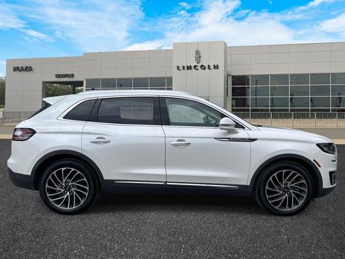 White Platinum Metallic Tri-Coat 2019 Lincoln Nautilus Reserve