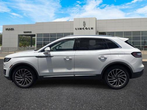 White Platinum Metallic Tri-Coat 2019 Lincoln Nautilus Reserve