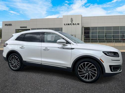 White Platinum Metallic Tri-Coat 2019 Lincoln Nautilus Reserve