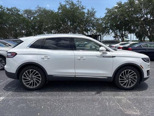 White Platinum Metallic Tri-Coat 2019 Lincoln Nautilus Reserve