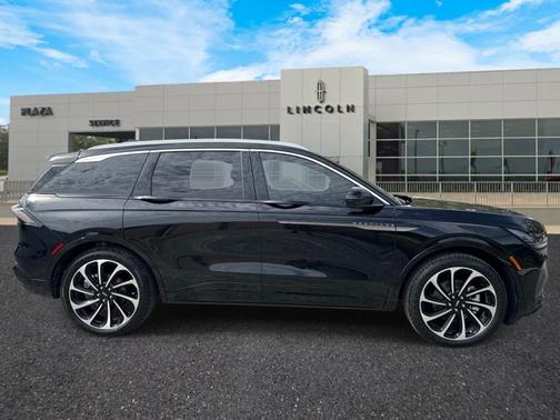 Infinite Black Metallic Clearcoat 2026 Lincoln Nautilus Black Label