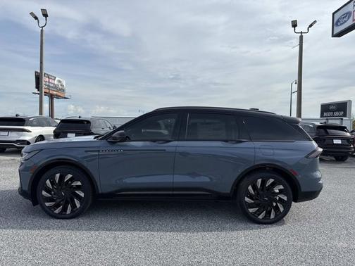 2025 Lincoln Nautilus Reserve