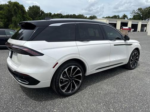 2025 Lincoln Nautilus Black Label