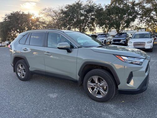 2023 Toyota RAV4 Hybrid XLE