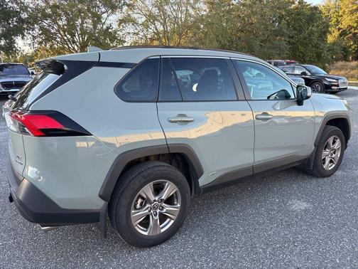 2023 Toyota RAV4 Hybrid XLE