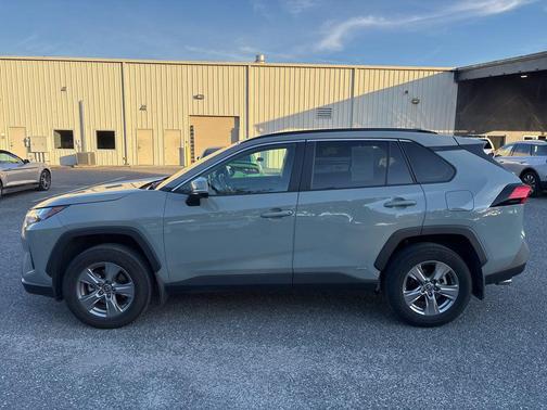 2023 Toyota RAV4 Hybrid XLE