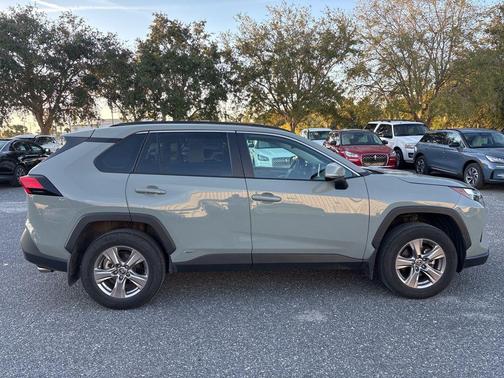 2023 Toyota RAV4 Hybrid XLE