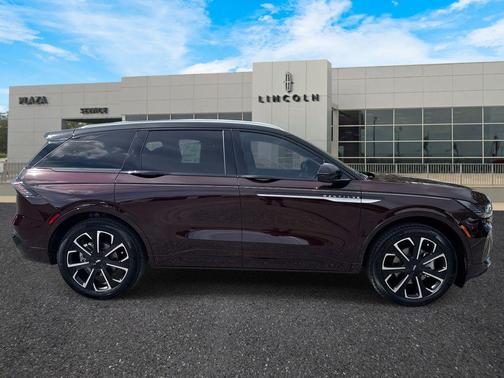 2025 Lincoln Nautilus Reserve