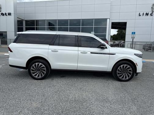 2025 Lincoln Navigator L Black Label