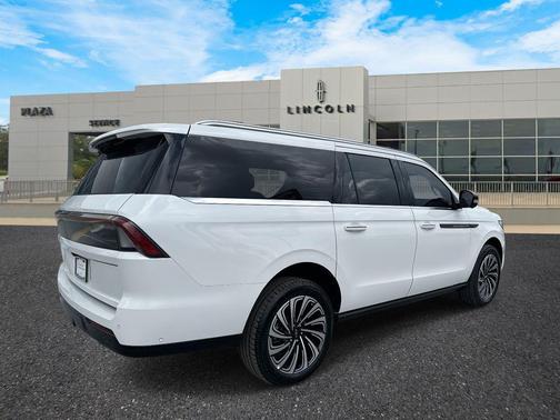 2025 Lincoln Navigator Black Label