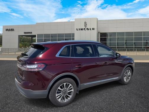 2019 Lincoln Nautilus Select