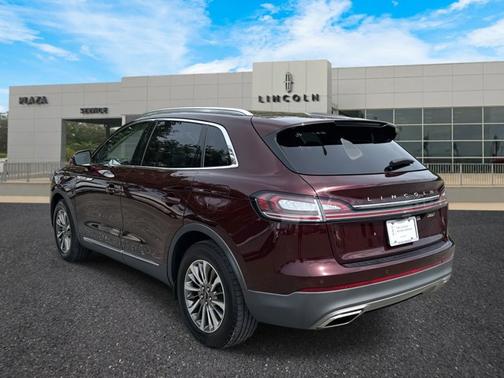 2019 Lincoln Nautilus Select