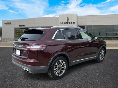 2019 Lincoln Nautilus Select