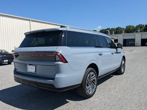 2025 Lincoln Navigator L Reserve